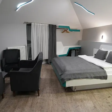 Midis Hotel 4*