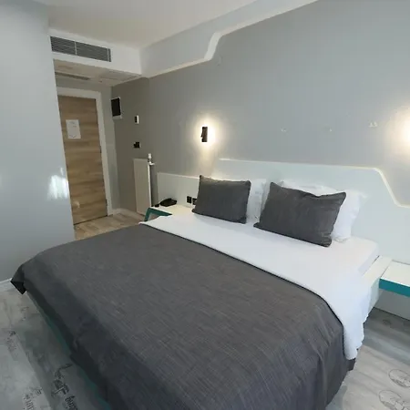 Hotel Midis 4*