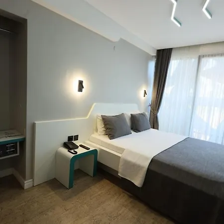 Midis Hotel 4*