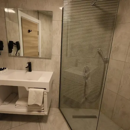 Hotel Midis