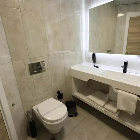 Midis Hotel 4*