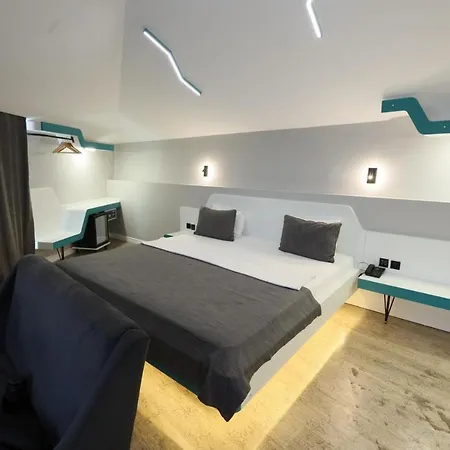 Midis Hotel 4*