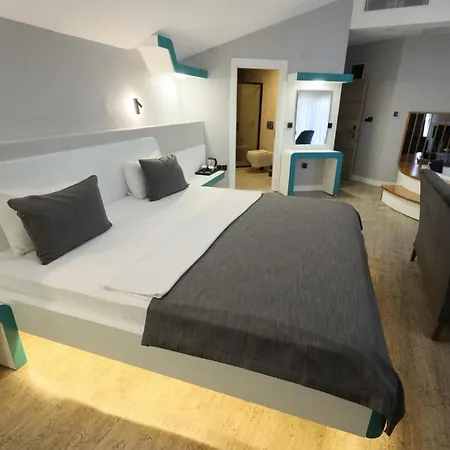 Midis Hotel
