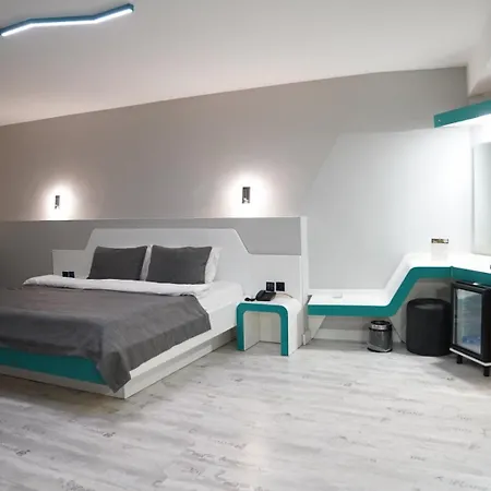 Midis Hotel 4*