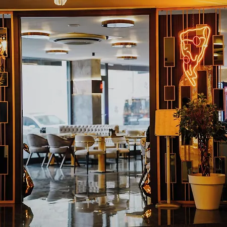 Midis Hotel 4*