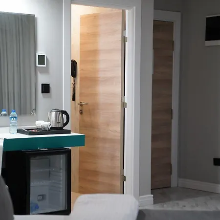 Midis Hotel 4*