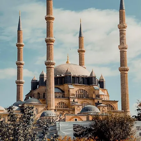 Midis Hotel 4*